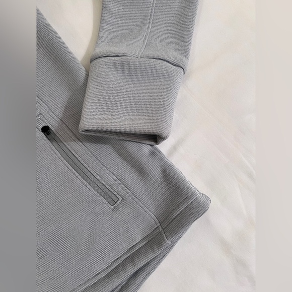 UNDER ARMOR GREY HOODED ZIP JACKET - Women’s Small - Zip pockets - Picture 4 of 10